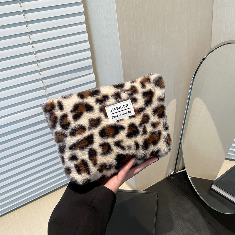 Travel Accessories Toiletry Bag - กระเป๋าเครื่องสำอางลายเสือดาว กระเป๋าใส่เครื่องสำอางแบบพกพาความจุขนาดใหญ่ กระเป๋าใส่เครื่องสำอางแบบคลัทช์ กระเป๋าเก็บของระดับพรีเมียม