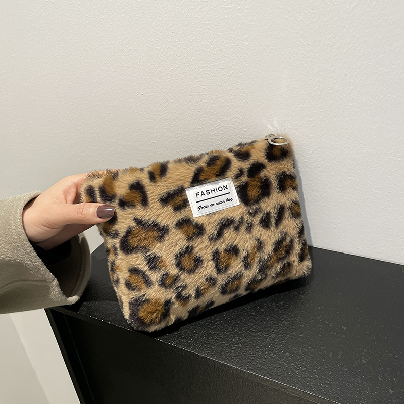 กระเป๋าเครื่องสำอางลายเสือดาว  - Travel Accessories Toiletry Bag บทวิจารณ์และราคา
